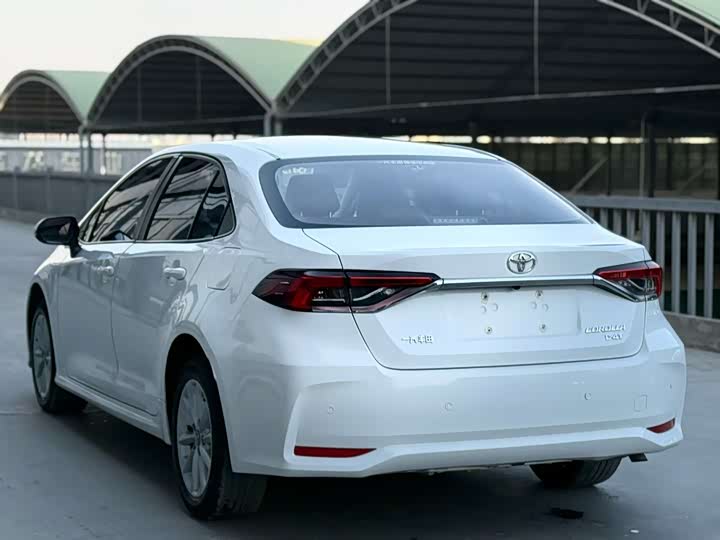 Фото 4 - Toyota Corolla