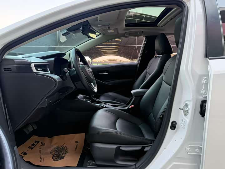 Фото 7 - Toyota Corolla