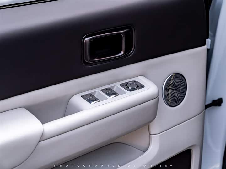 Фото 6 - LiXiang Mega