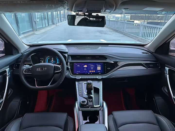 Фото 8 - Geely Atlas