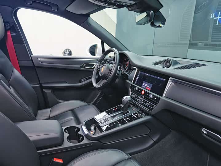 Фото 8 - Porsche Macan