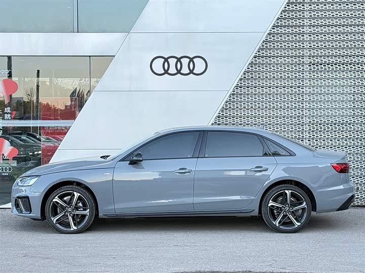 Фото 3 - Audi A4L