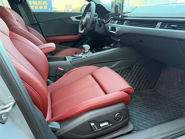 Фото 6 - Audi A4L