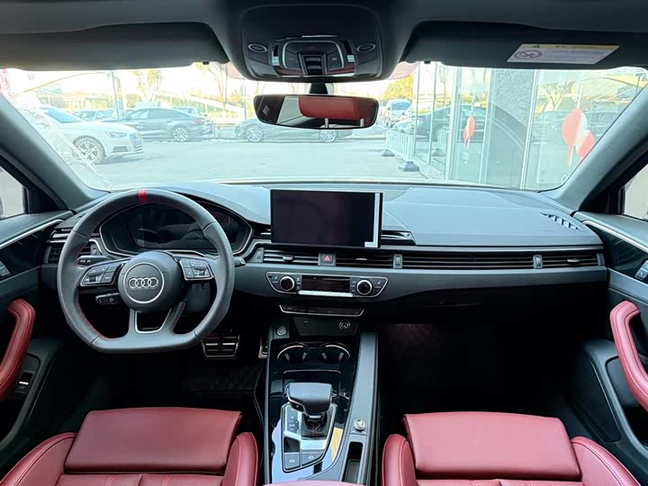 Фото 8 - Audi A4L