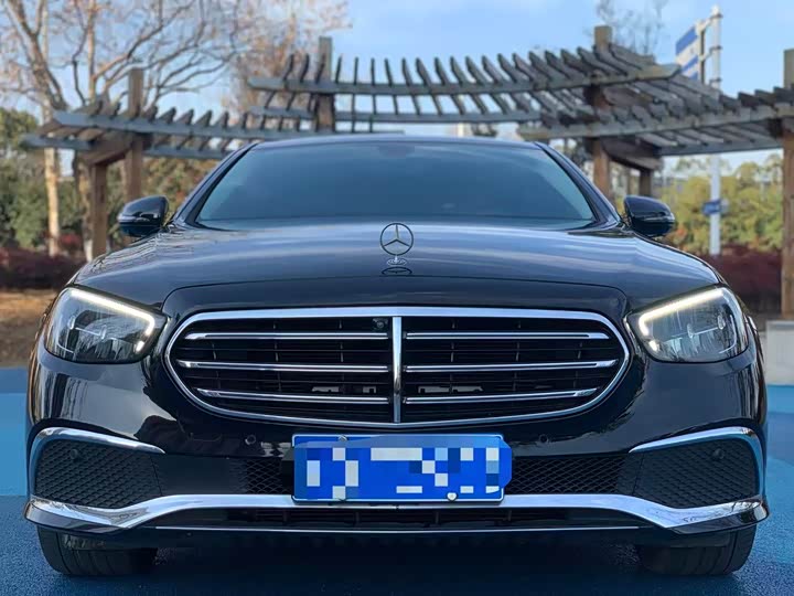 Фото 2 - Mercedes-Benz E-Class