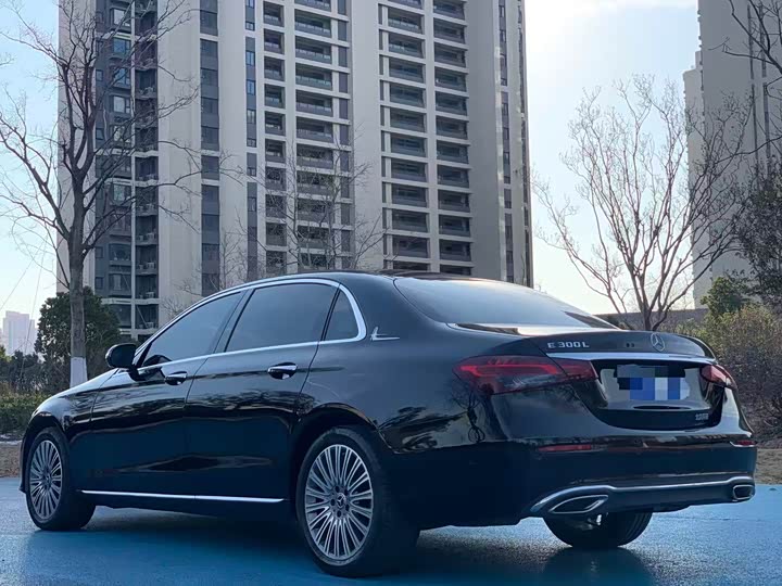 Фото 7 - Mercedes-Benz E-Class