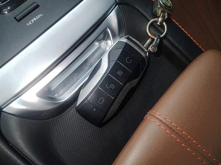 Фото 9 - BYD Song Plus