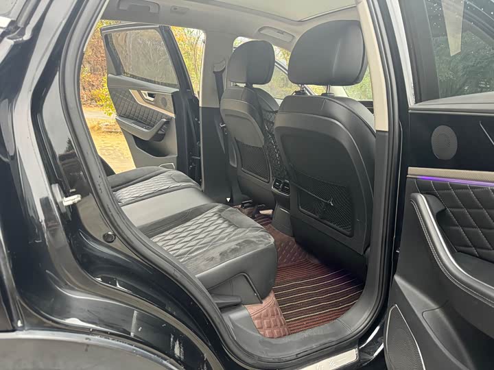 Фото 7 - Hongqi HS5