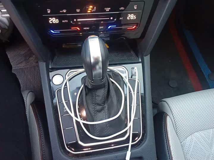 Фото 7 - Volkswagen Magotan