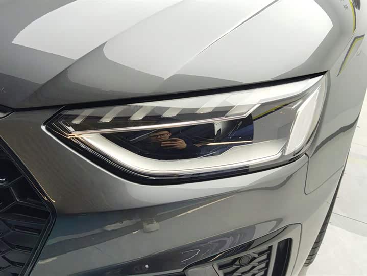 Фото 5 - Audi A4L