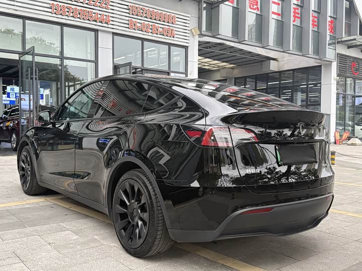 Фото 4 - Tesla Model Y