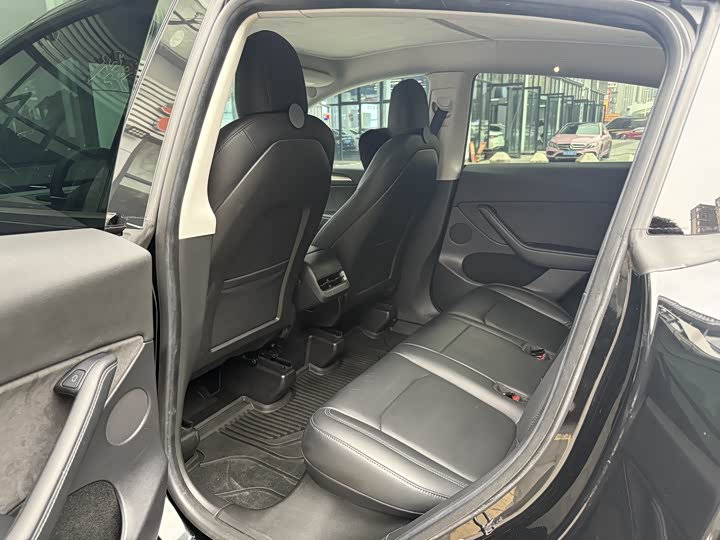 Фото 9 - Tesla Model Y