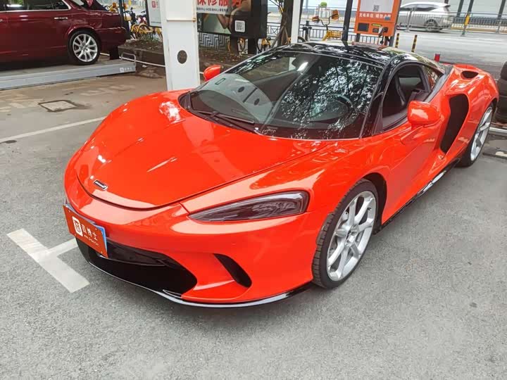 Фото 1 - McLaren GT