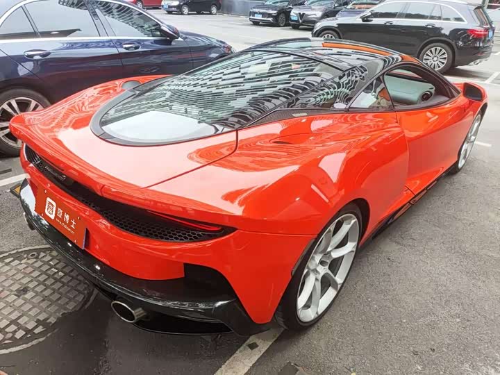 Фото 2 - McLaren GT