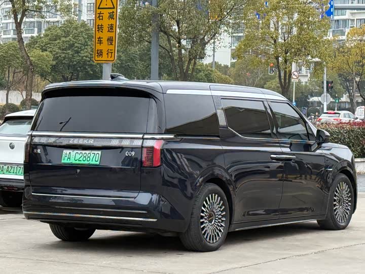 Фото 5 - Zeekr 009