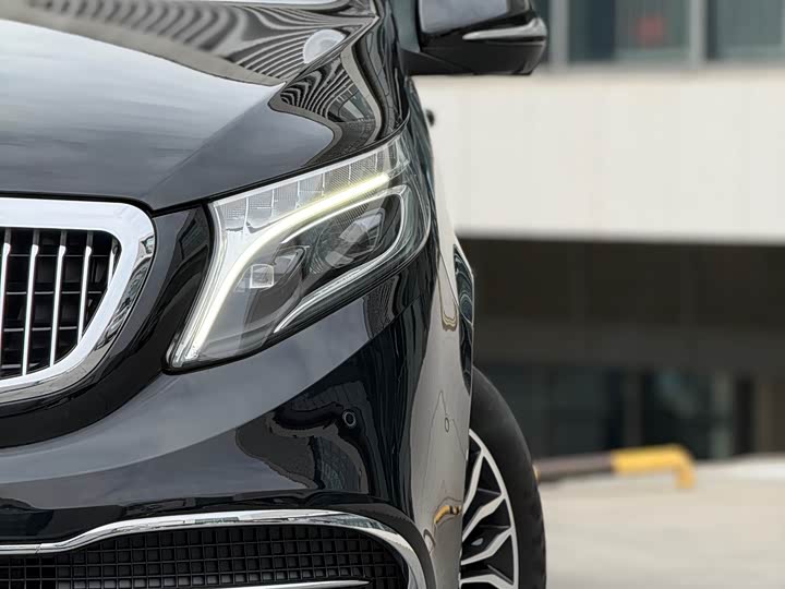 Фото 4 - Mercedes-Benz V-Class