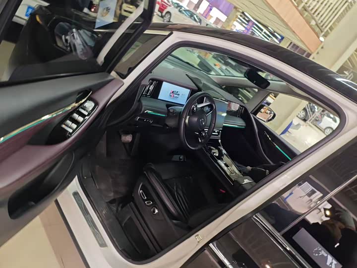 Фото 3 - GAC Trumpchi M8