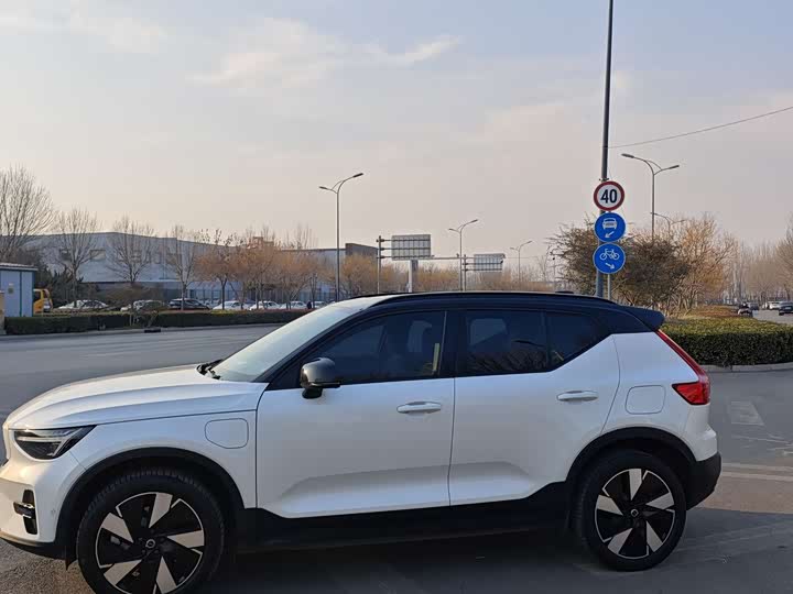 Фото 4 - Volvo XC40 EV