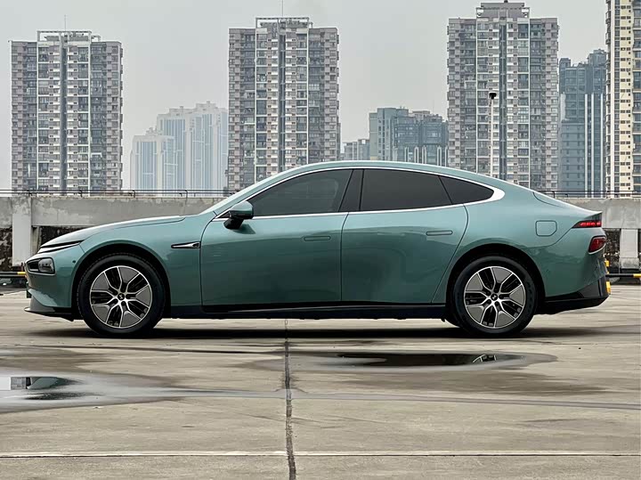 Фото 2 - XPeng P7