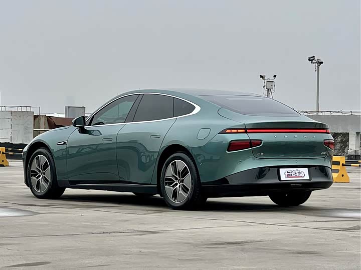 Фото 3 - XPeng P7