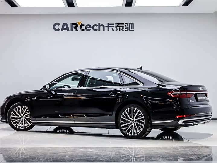 Фото 4 - Audi A8