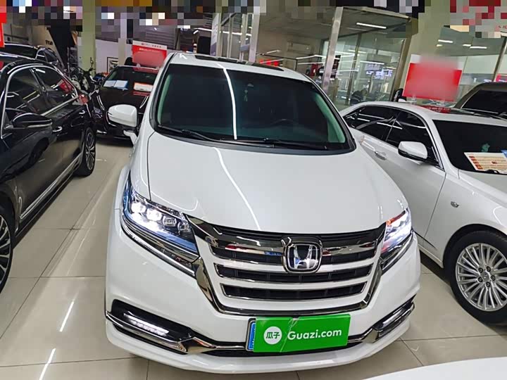 Фото 3 - Honda Elysion