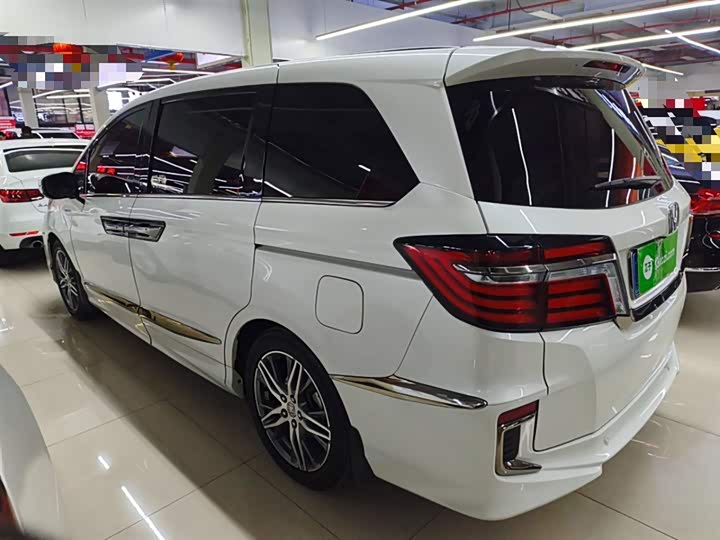 Фото 5 - Honda Elysion