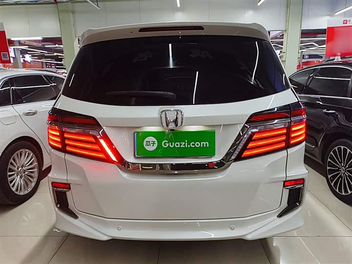 Фото 6 - Honda Elysion