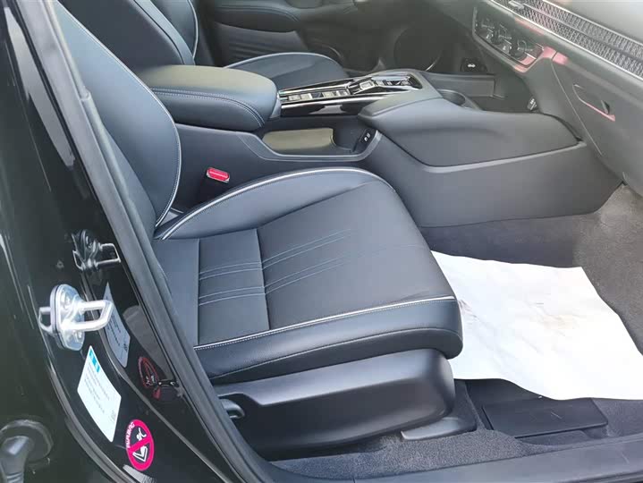 Фото 8 - Honda HR-V