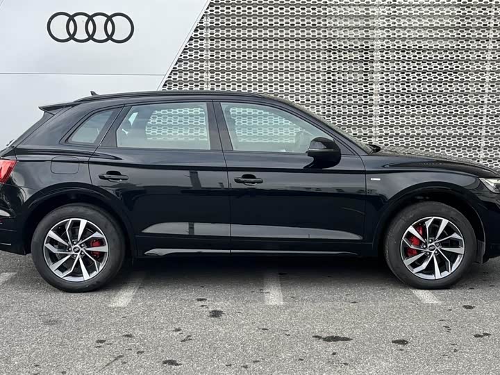 Фото 3 - Audi Q5L