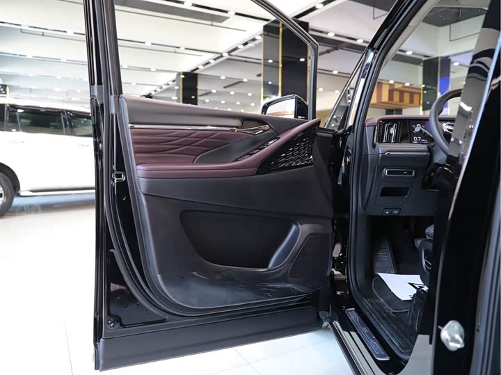 Фото 6 - GAC Trumpchi M8