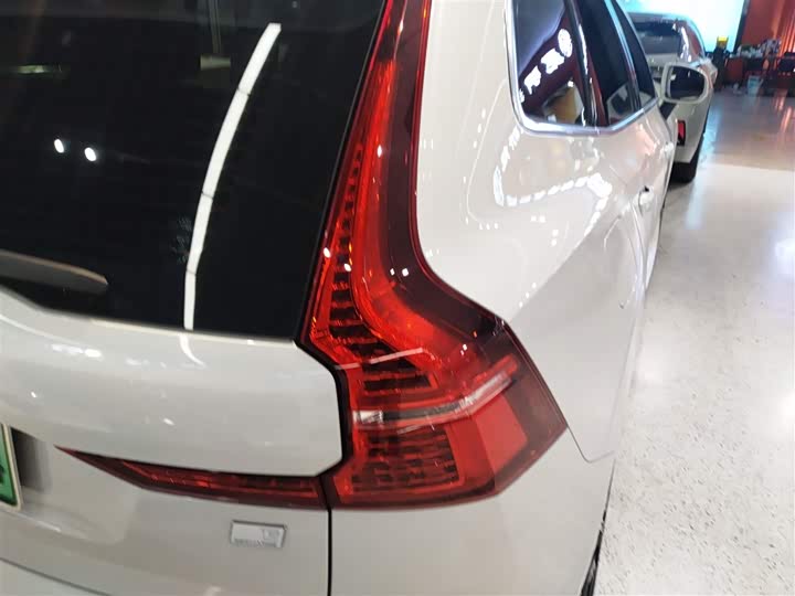 Фото 8 - Volvo XC60 Hybrid