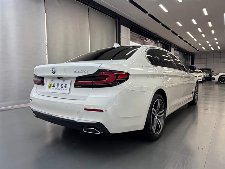 Фото 5 - BMW 5 Series