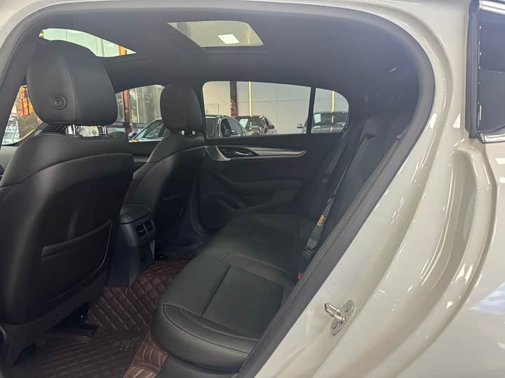 Фото 6 - Cadillac CT5