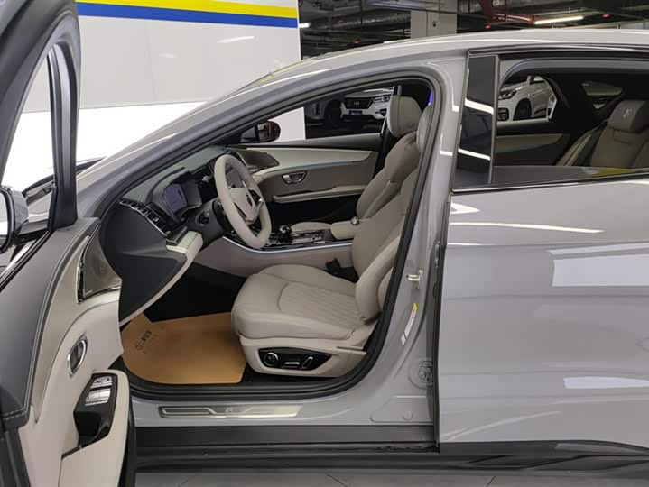 Фото 9 - BYD Han