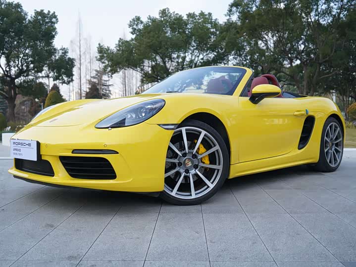 Фото 1 - Porsche 718