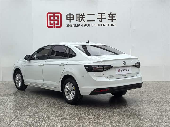 Фото 2 - Volkswagen Lavida