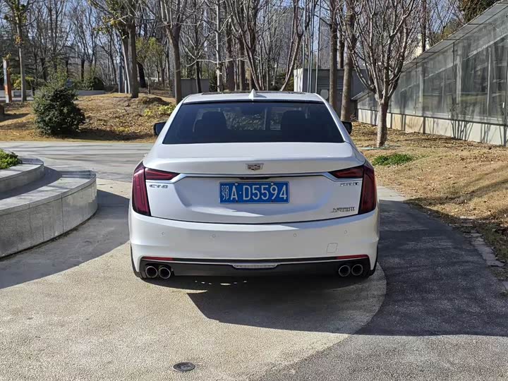 Фото 8 - Cadillac CT6