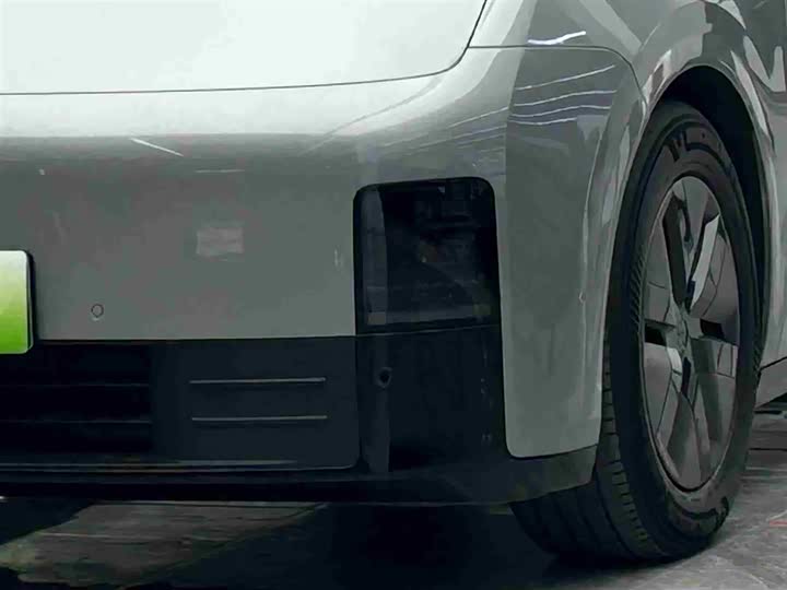 Фото 3 - LiXiang Mega