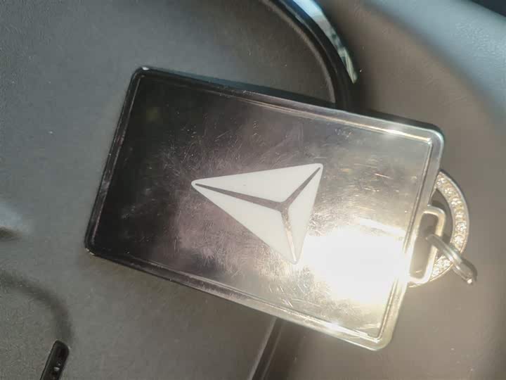 Фото 9 - Changan Deepal SL03