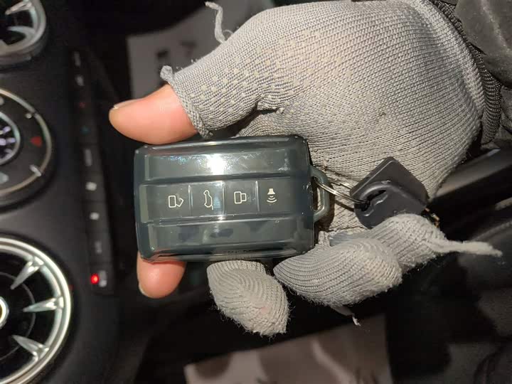 Фото 9 - Tank 300