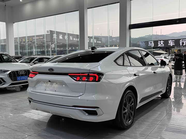 Фото 4 - Ford Mondeo