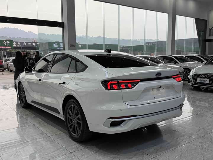 Фото 6 - Ford Mondeo