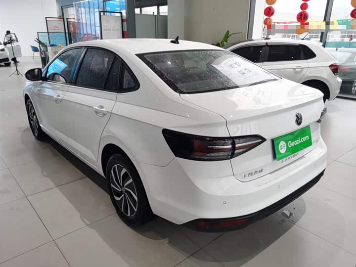 Фото 5 - Volkswagen Lavida