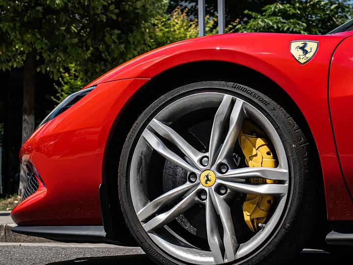 Фото 3 - Ferrari 296