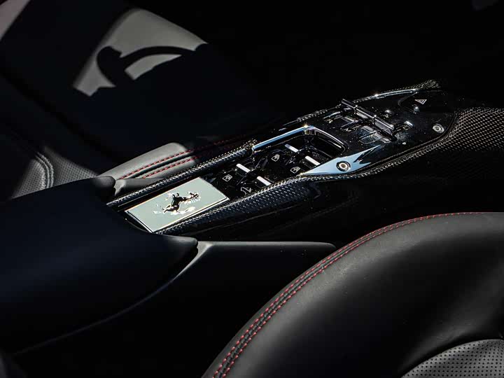 Фото 6 - Ferrari 296