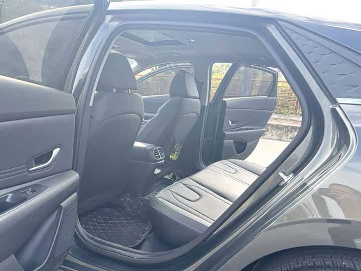 Фото 5 - Hyundai Elantra N line