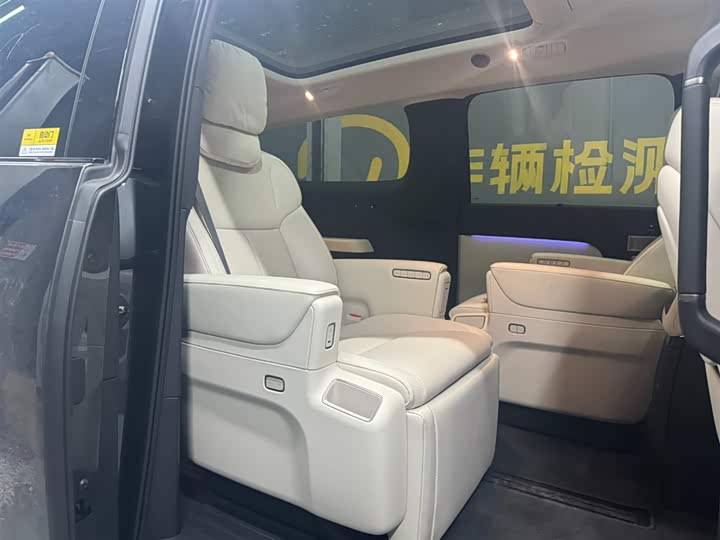 Фото 7 - LiXiang Mega