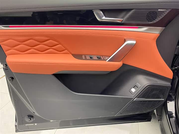 Фото 9 - BYD Tang Hybrid/EV