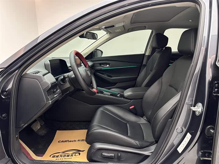 Фото 8 - Honda Accord